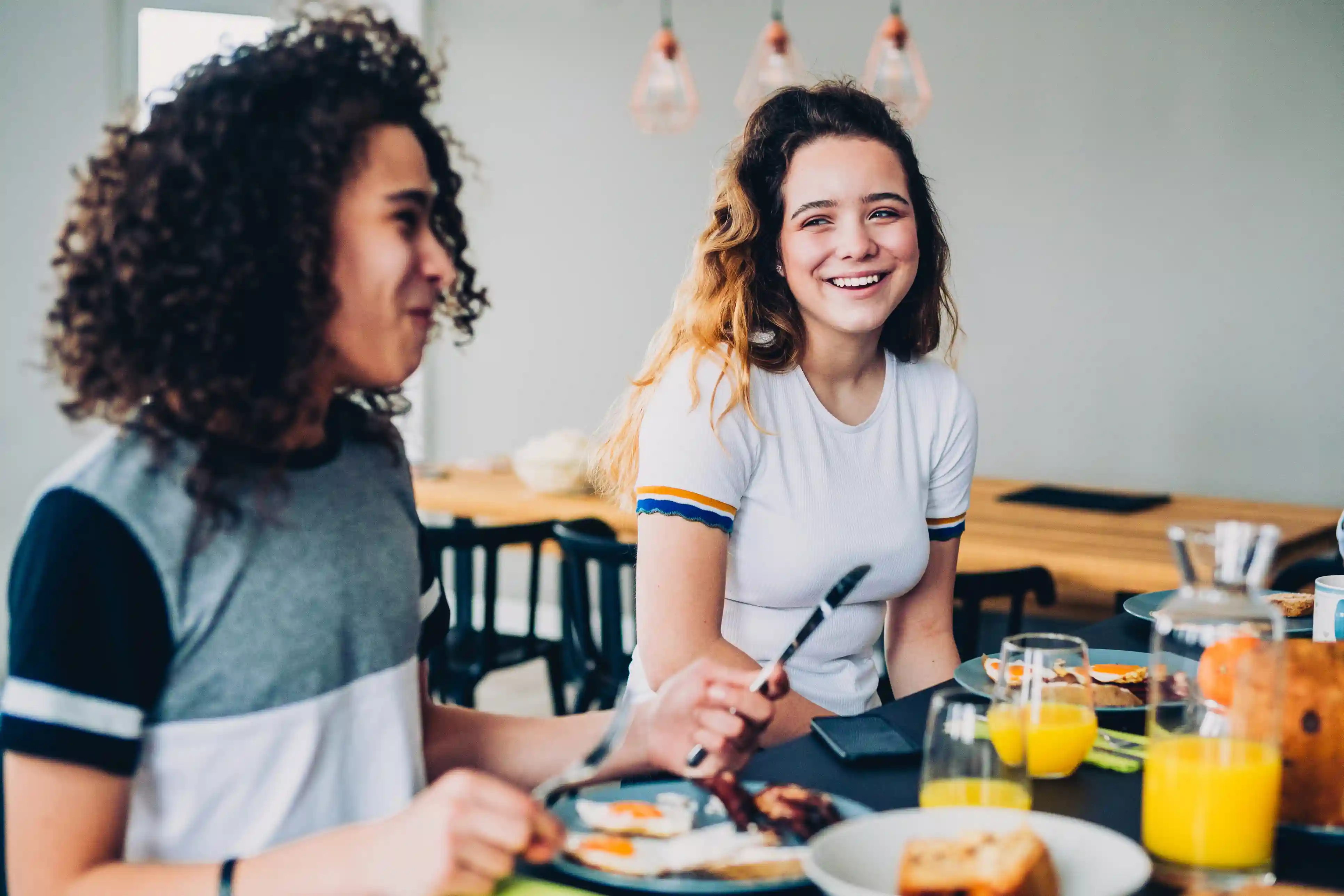 Dames ontbijten samen in Uithoorn