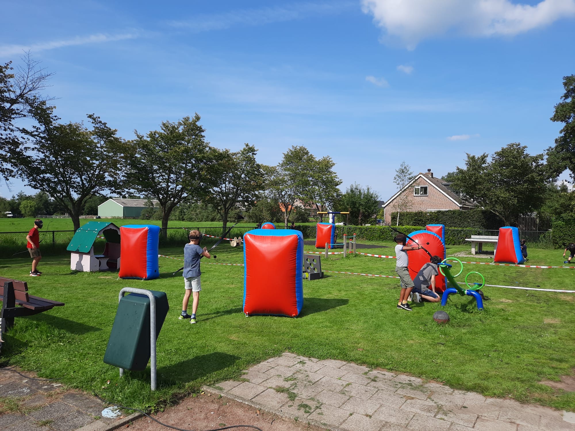 Boogschieten? Bij gro-up buurtwerk in Krimpenerwaard is alles mogelijk