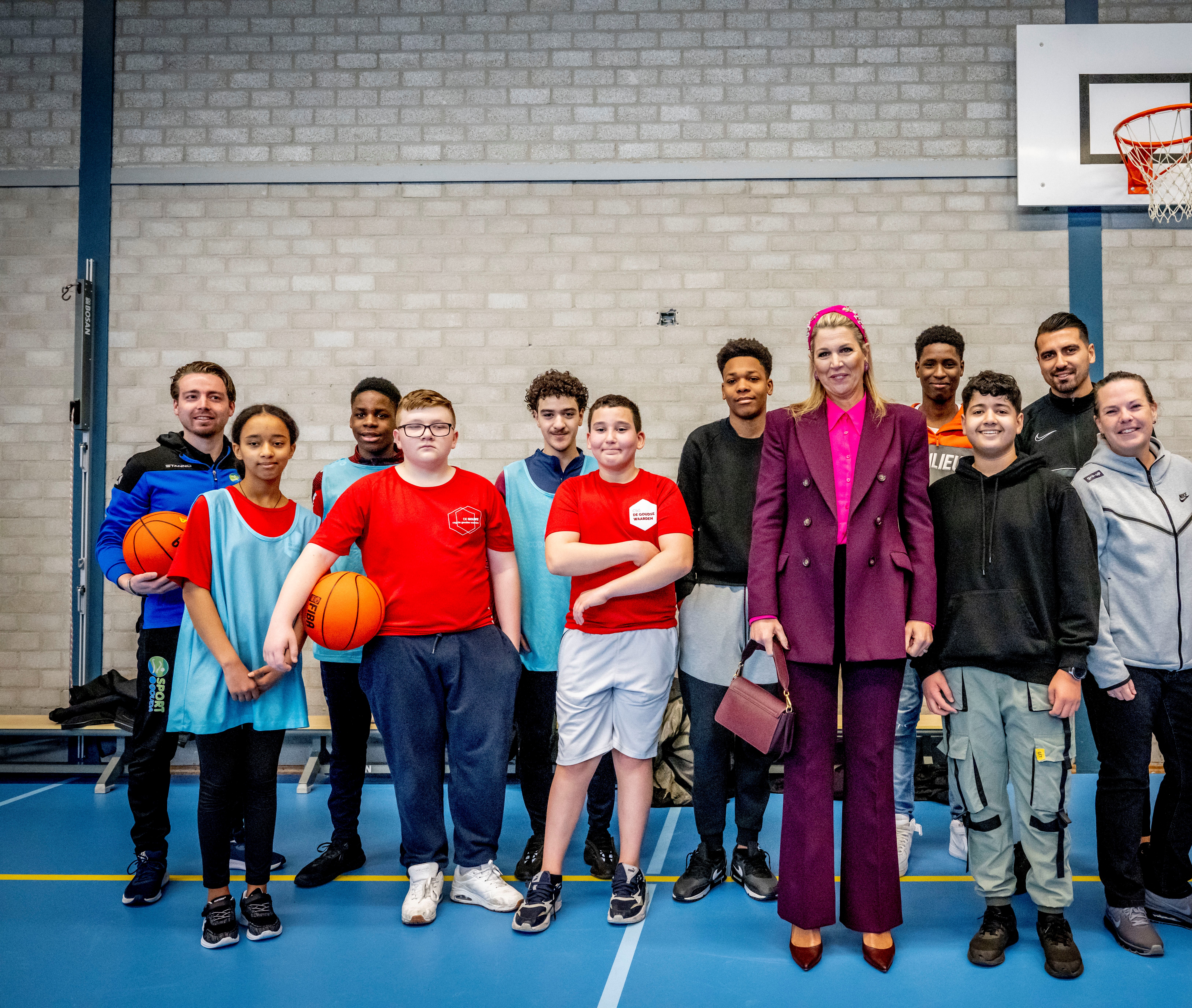 gro-up Maxima op de foto met Goudse jeugd