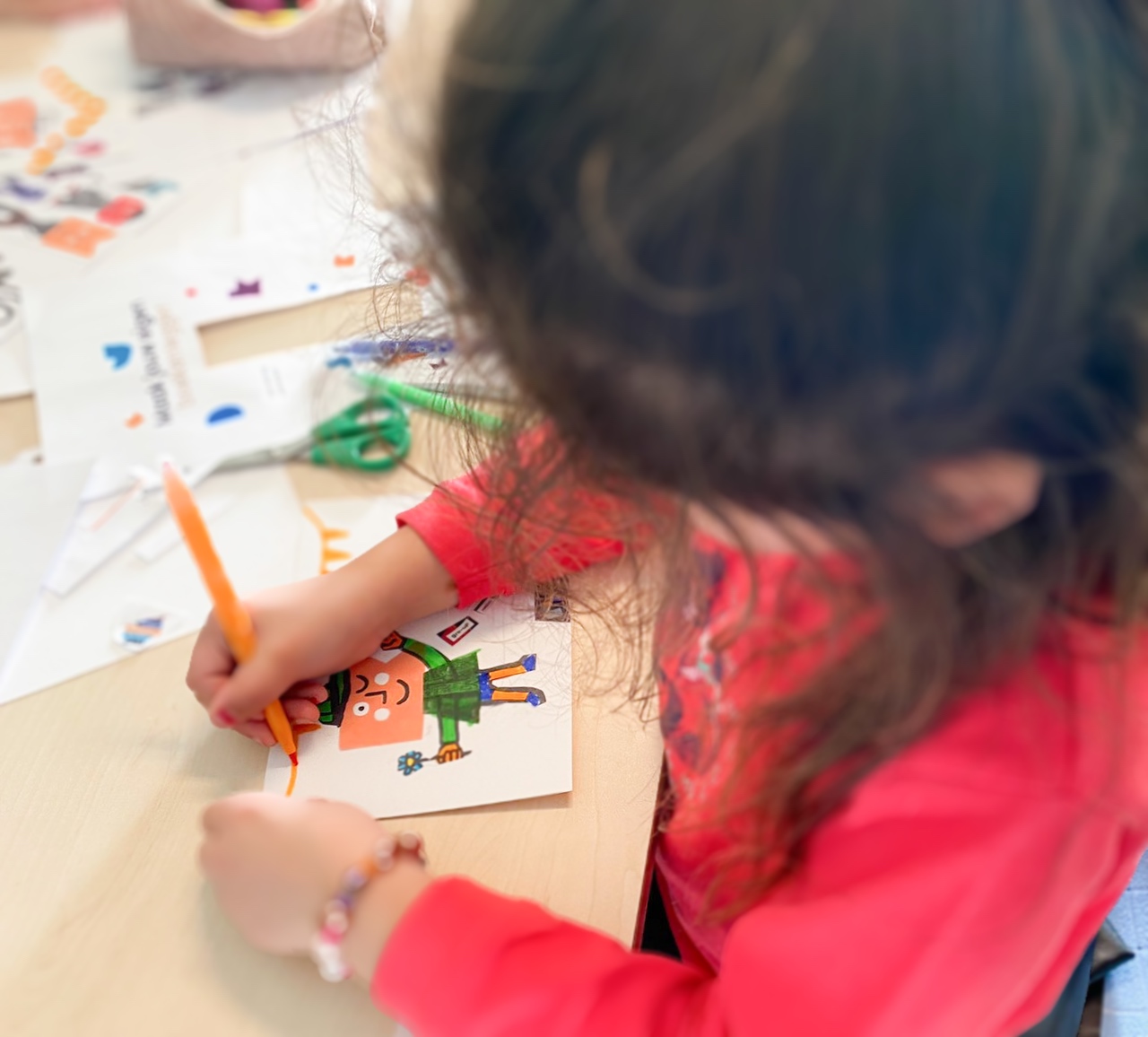 gro-up kind kleurt