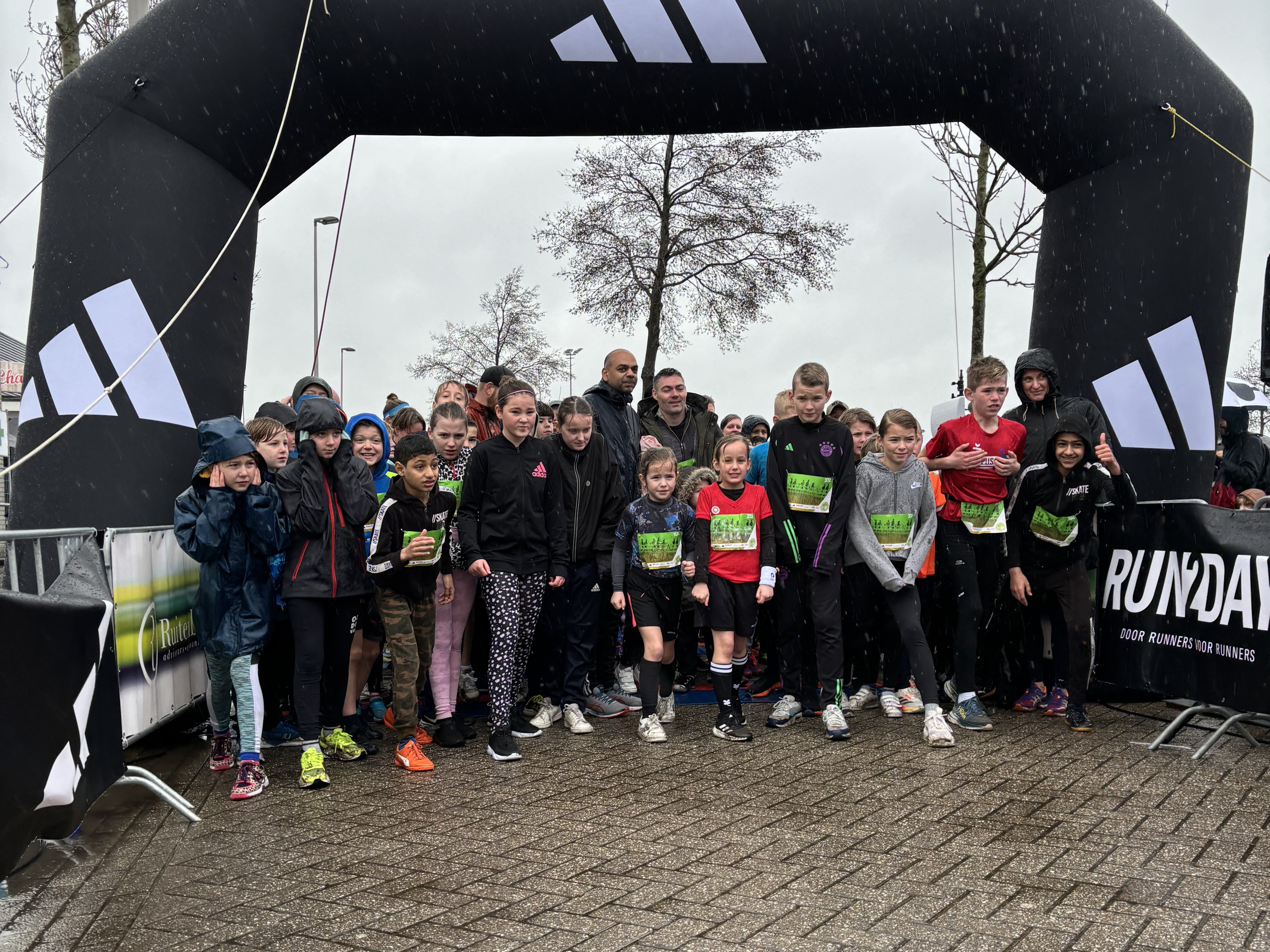 gro-up kinderen aan de start bij de gro-up Kids Run Lansingerland
