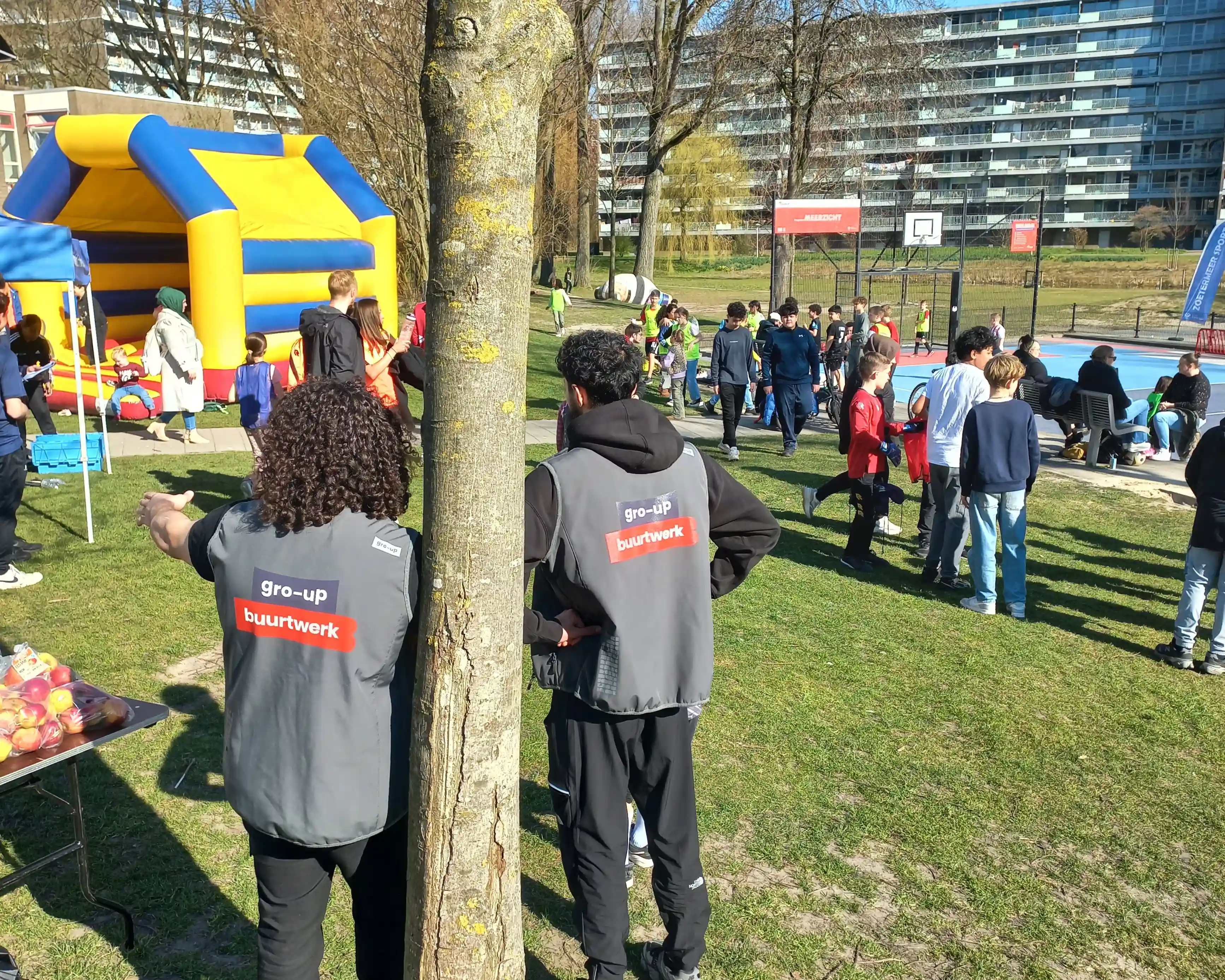Buurtfeestje in Zoetermeer Meerzicht, met hulp van gro-up buurtwerk