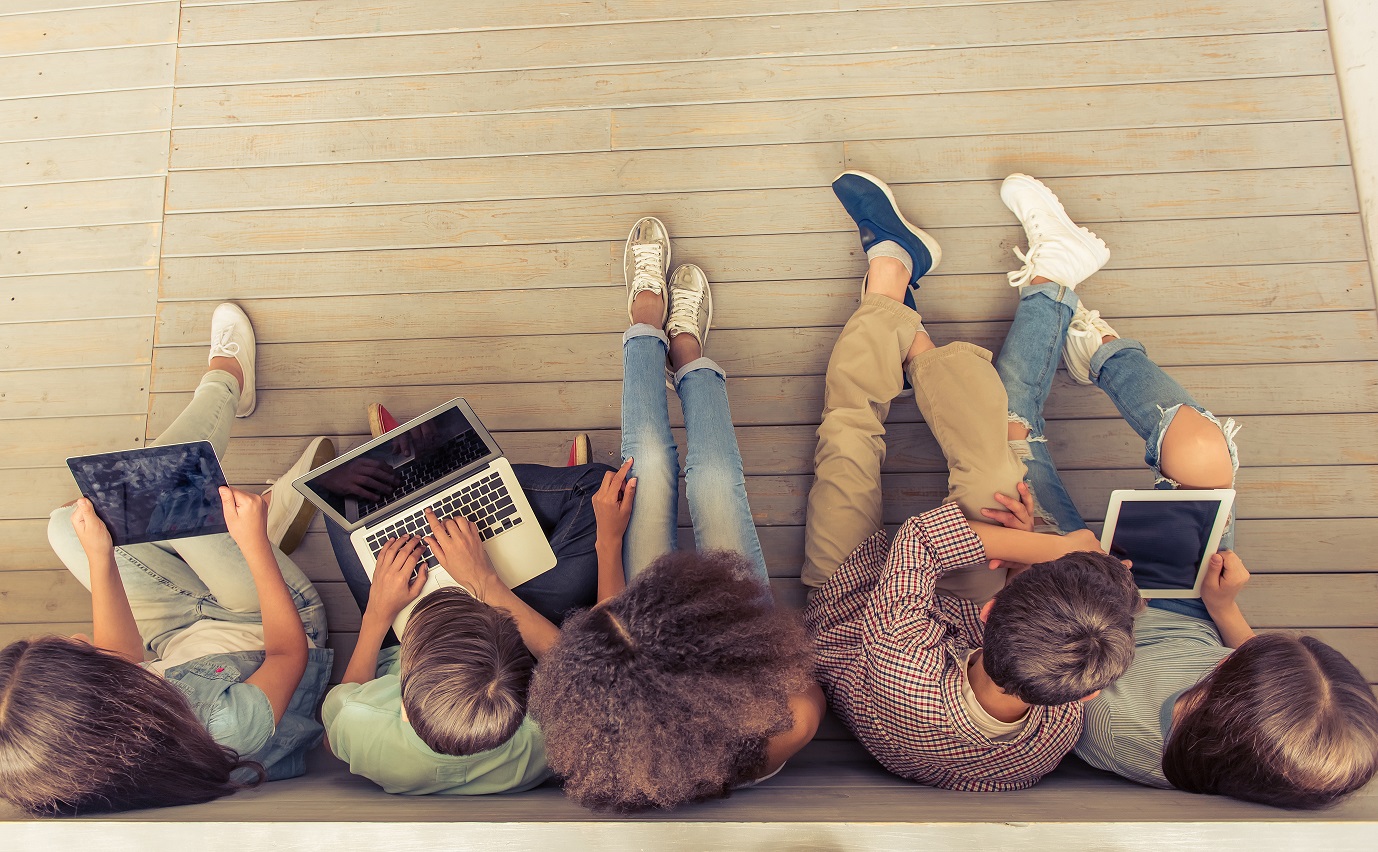 gro-up kinderen laptop Mediawijsheid